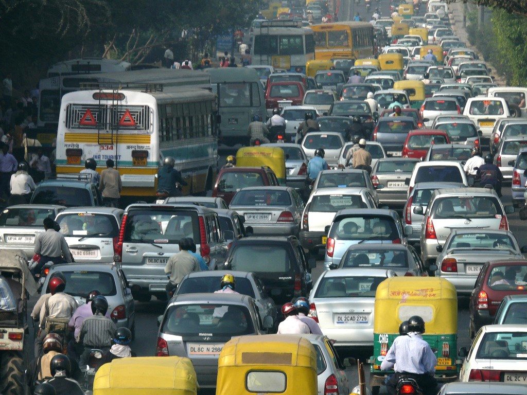 Городской трафик в Дели, Индия. Фото: CC-BY-SA 2.0 flickr.com / Lingaraj GJ